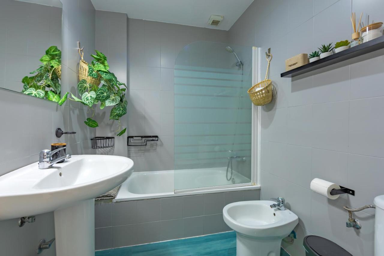 Beachfront, Pool, Terrace & Wifi - *simplytarifa* Appartement